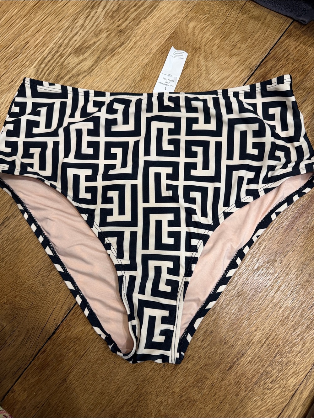 Cupshe Black and Cream Geometric High-Waist Bikini Bottoms